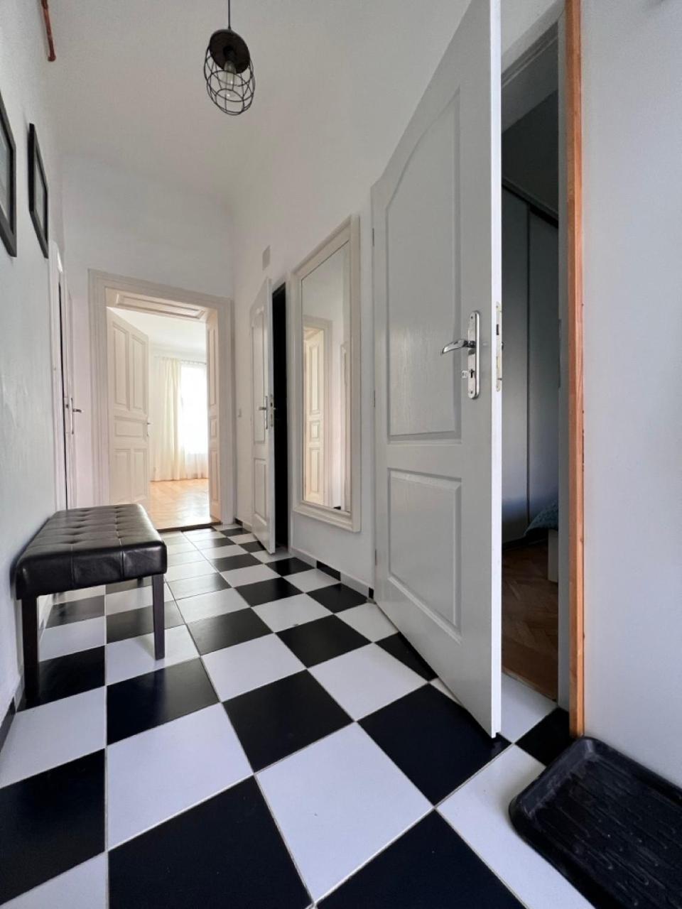 Stylish Flat In City Centre Bratislava Extérieur photo