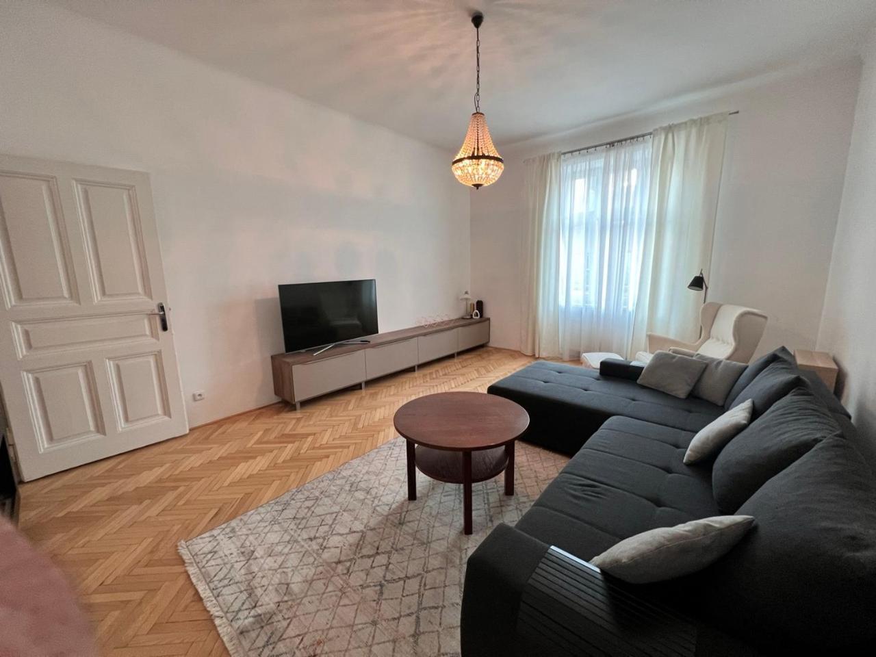 Stylish Flat In City Centre Bratislava Extérieur photo