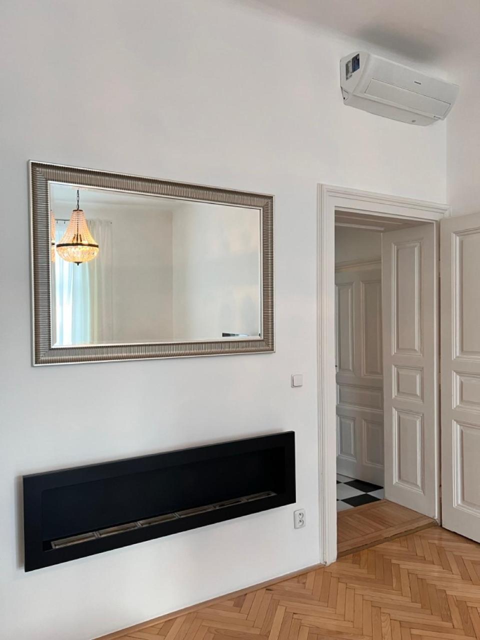 Stylish Flat In City Centre Bratislava Extérieur photo